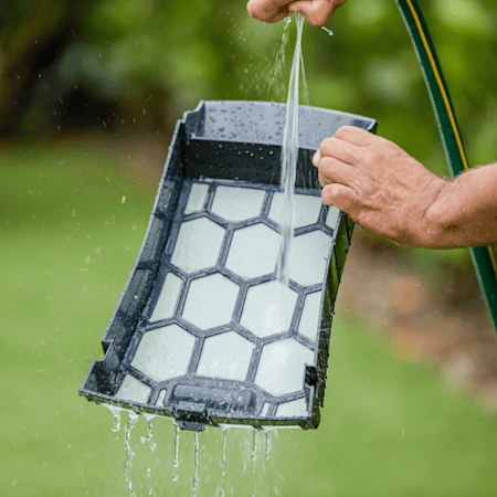 Dolphin Skimmi 300 Solar Robotic Pool Skimmer - Image 5
