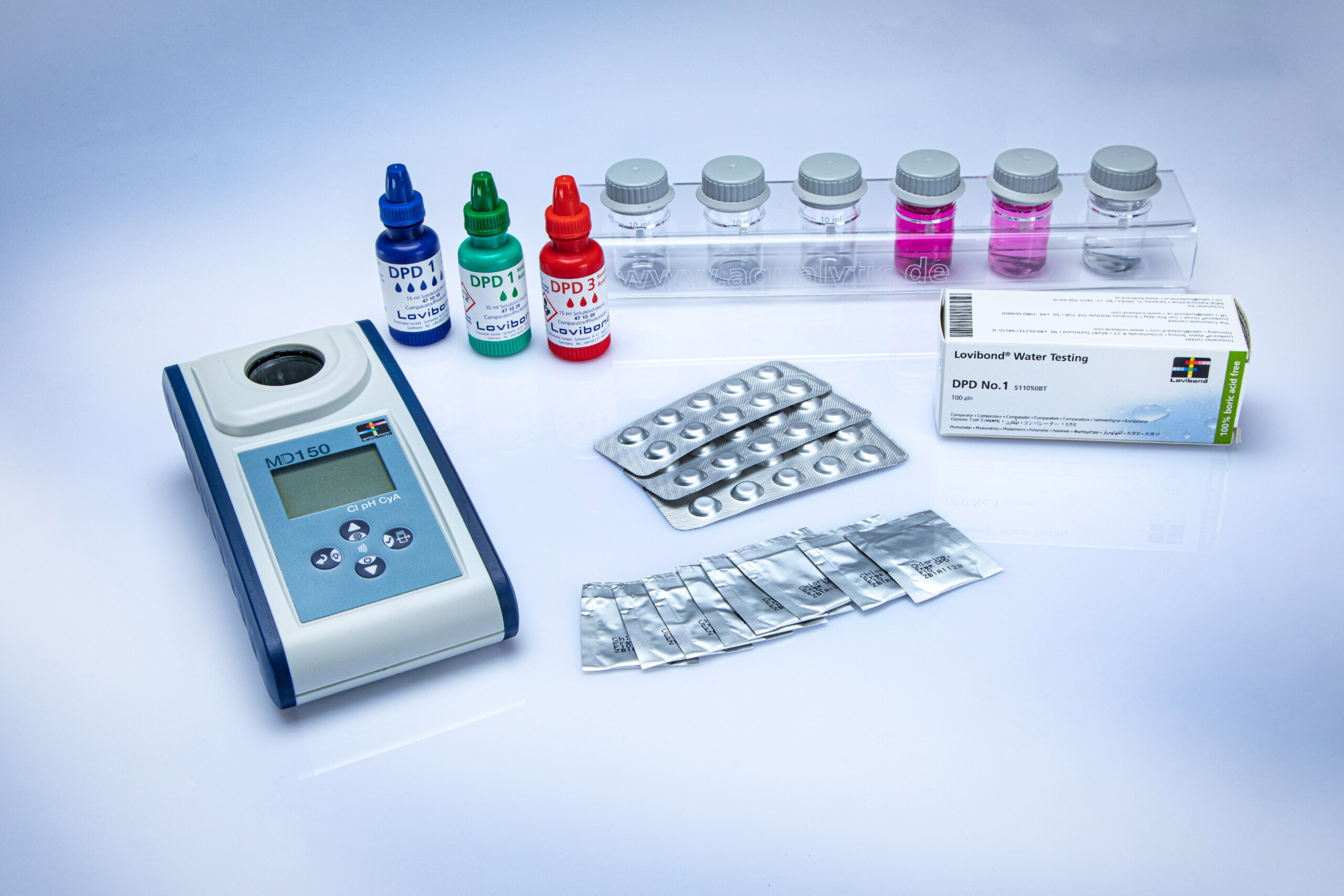 Lovibond MD150 13-in-1 Photometer Test Kit - Image 3